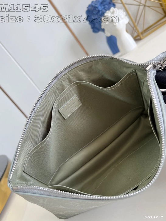 Firstbag LOUIS VUITTON VOYAGE SOUPLE-30*21*7.5CM POCHETTE 0815